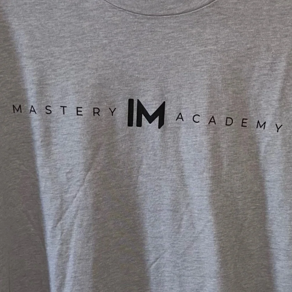 New Era Tee in like new condition - Picture 2 of 6